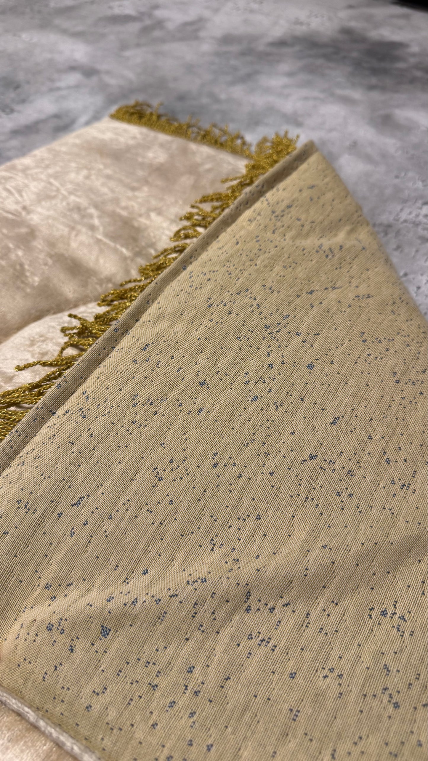 Handmade Silky Soft Offwhite/Gold Premium Prayer Rug